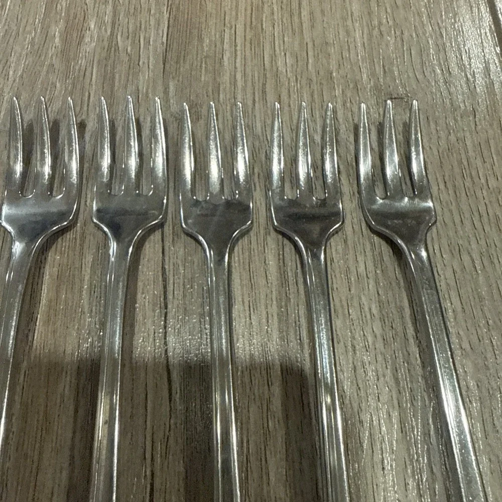 Set of 8 Oneidacraft Deluxe HEART OF SWEDEN Stainless‎ Cocktail Seafood Forks